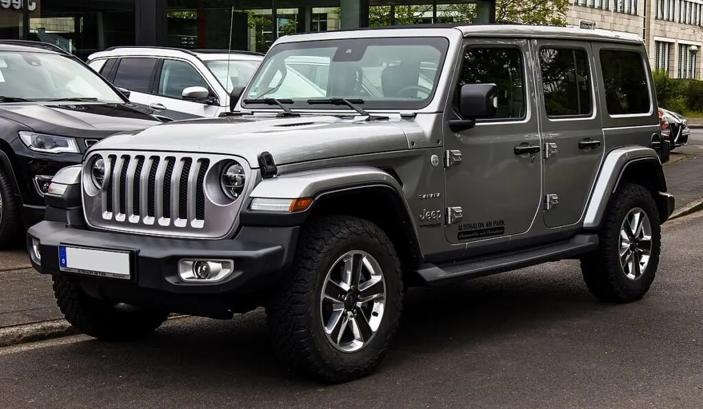 Silver Jeep Wrangler Unlimited